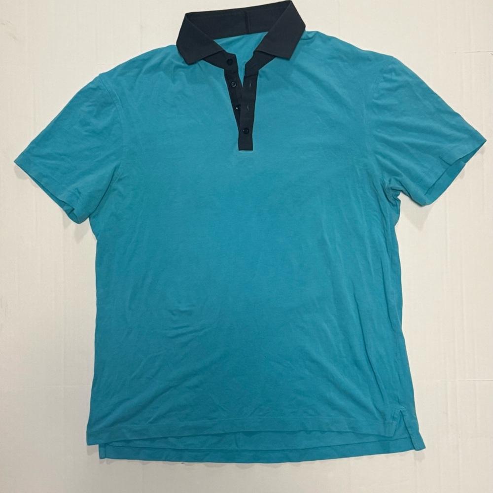 Lululemon‎ Mens Short Sleeve Polo Shirt Blue Black Collar Medium/Large. 0117 A4